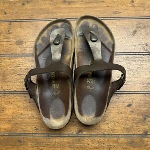 Birkenstock Gizeh Size EUR 39 US 8/8.5 Sandals Brown Leather Footwear Well Worn
